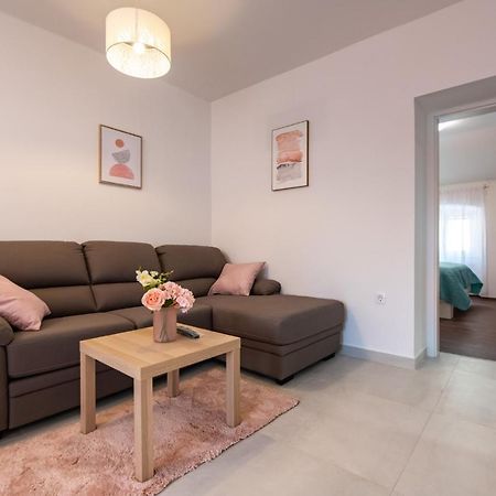 Antique Center Pula Apartment Екстериор снимка