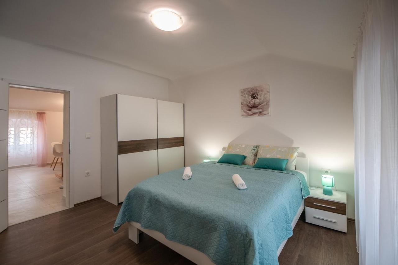 Antique Center Pula Apartment Екстериор снимка