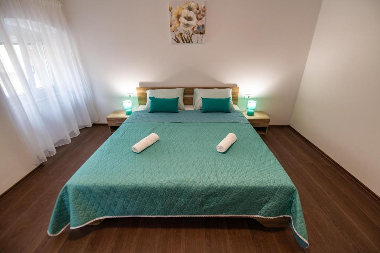 Antique Center Pula Apartment Екстериор снимка