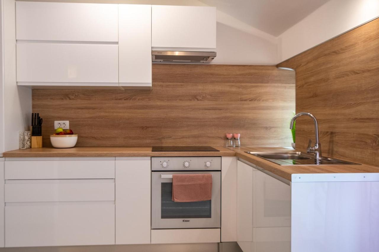 Antique Center Pula Apartment Екстериор снимка