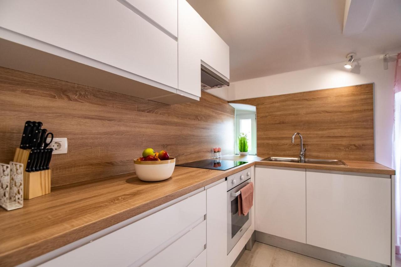 Antique Center Pula Apartment Екстериор снимка
